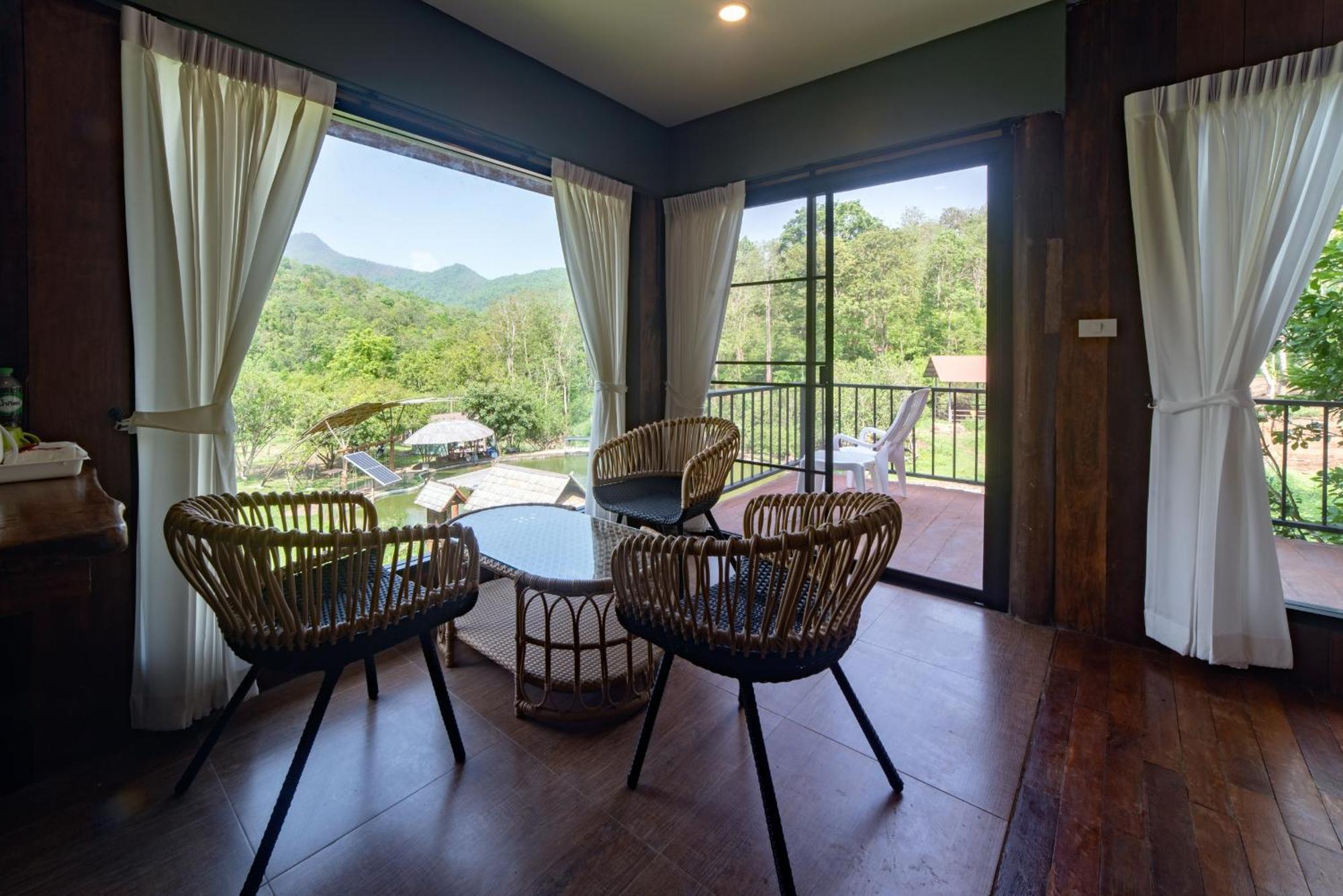 Tawan Riverside Mae Wang Стая снимка